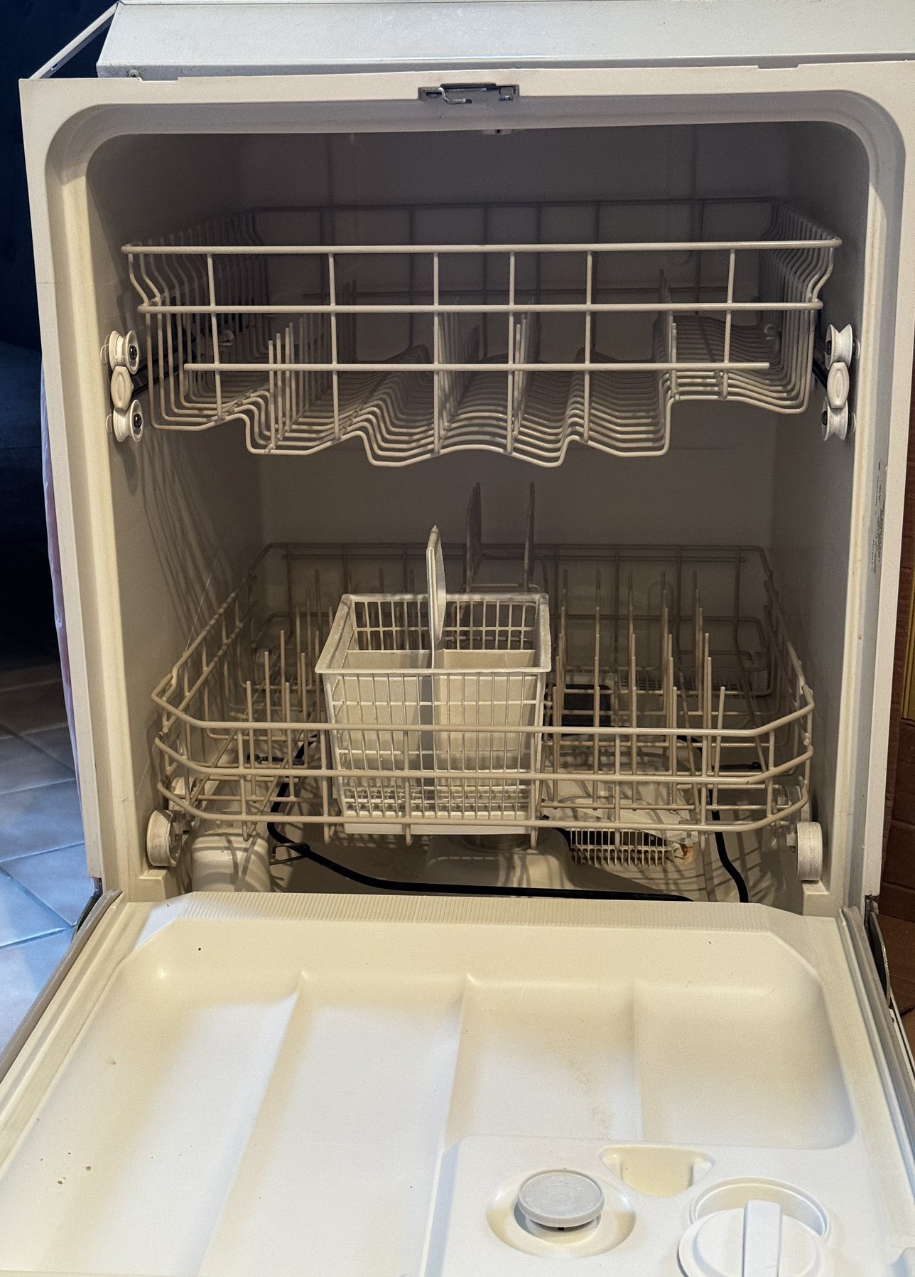 Dishwasher- works perfectly! - photo 2