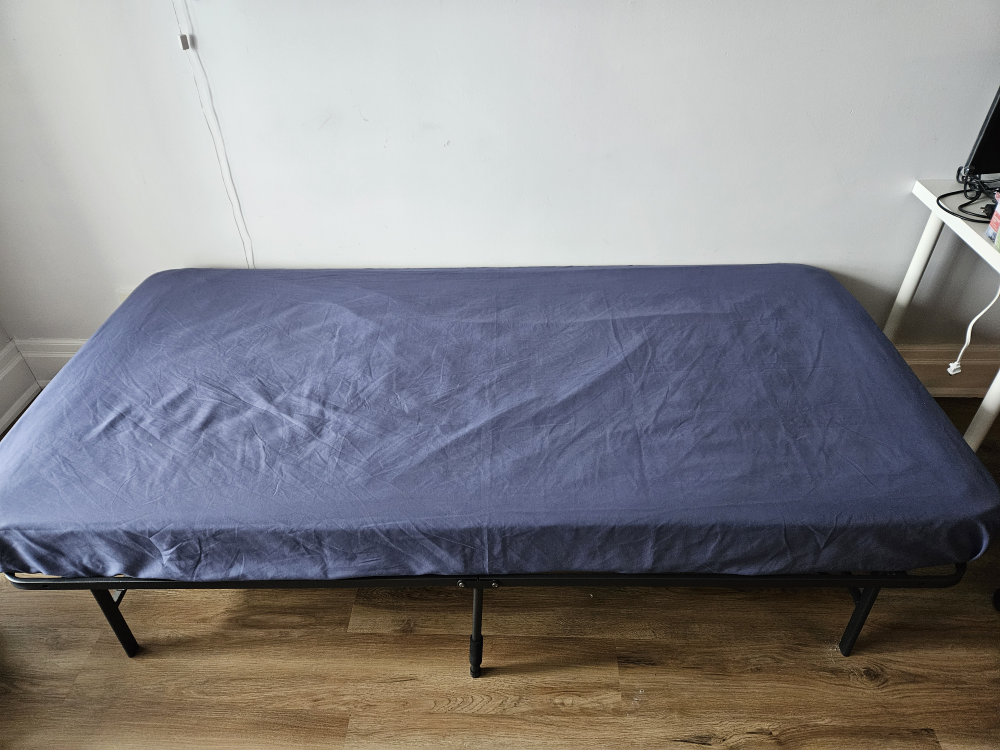 Twin bed with mattress thumbnail