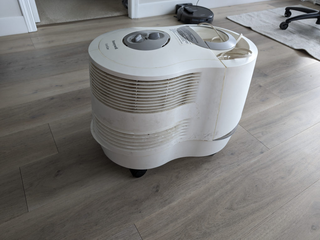Honeywell QuietCare 3.0 Gallon Cool Moisture Console Humidifier - photo 2