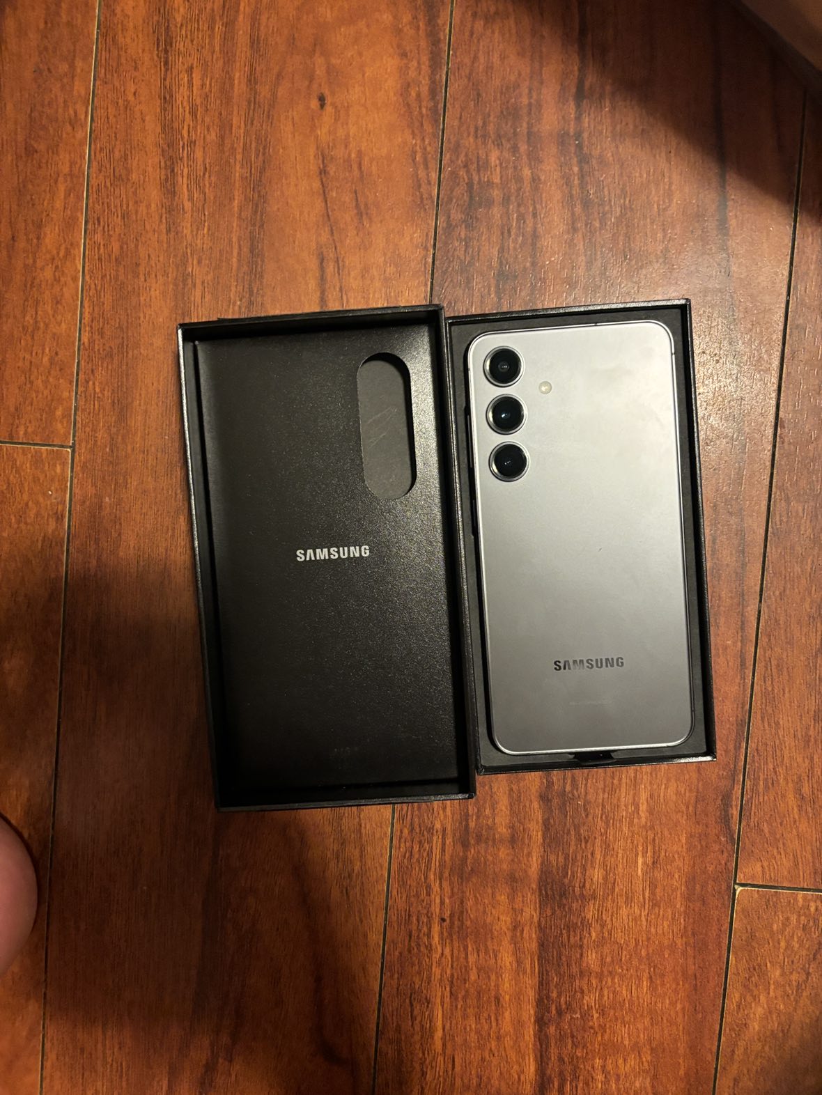Samsung s24 128gb brand new thumbnail