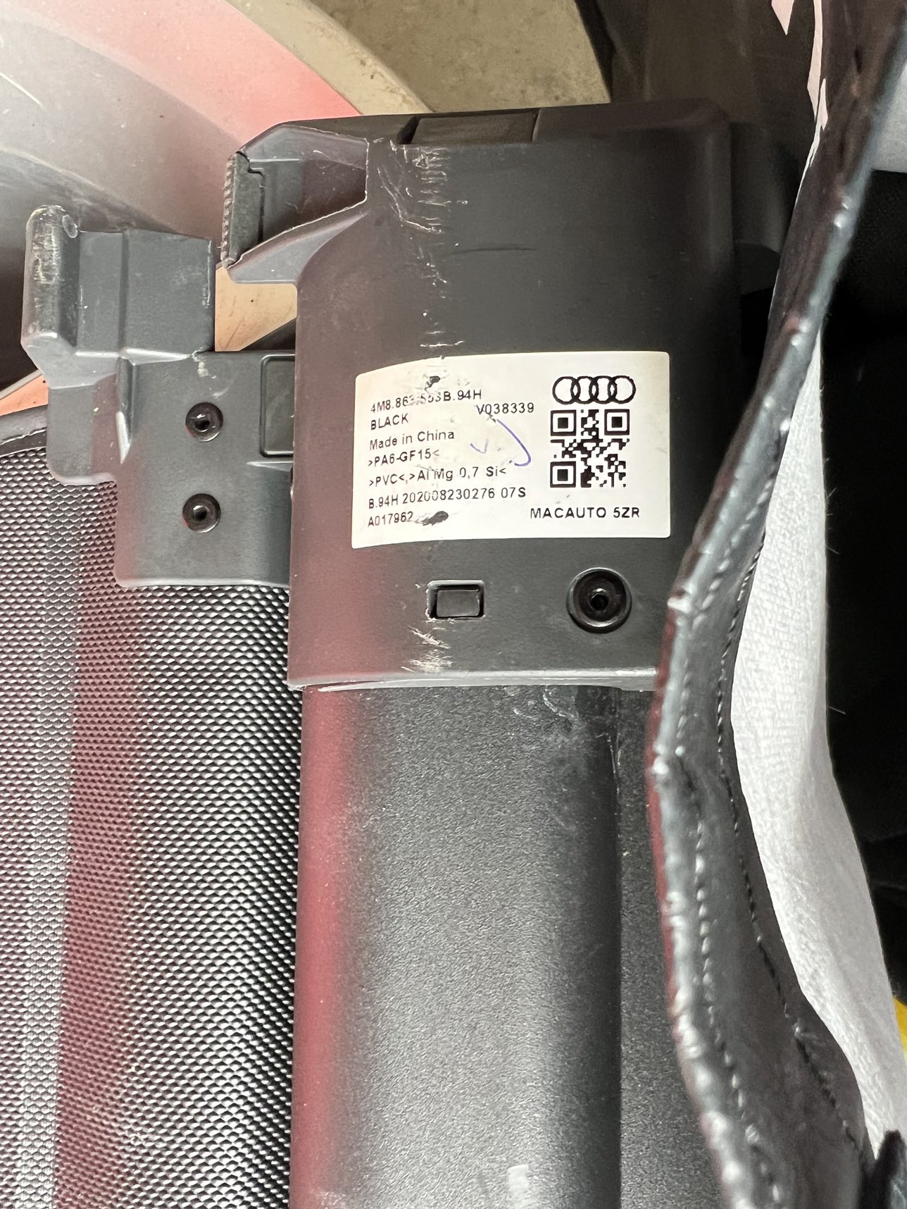 Cargo cover for Audi Q8 image indicator(6)