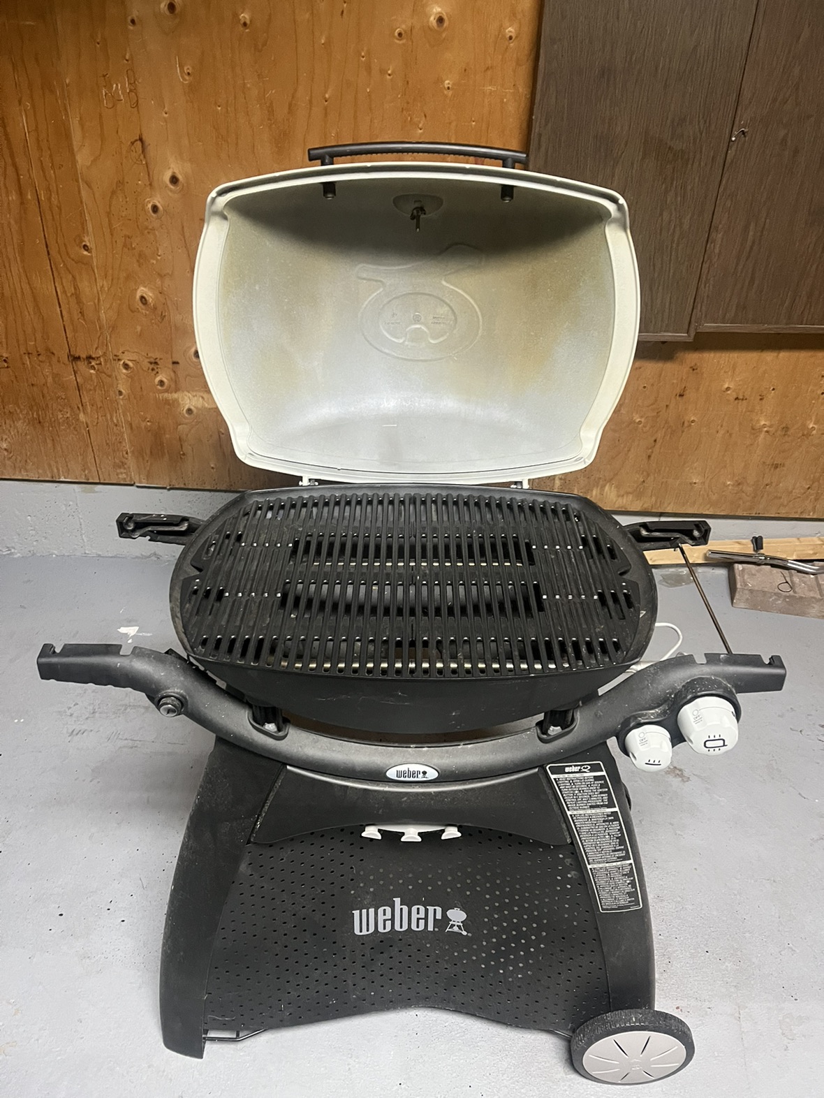 Weber Q 3200 2-Burner Liquid Propane BBQ - photo 2