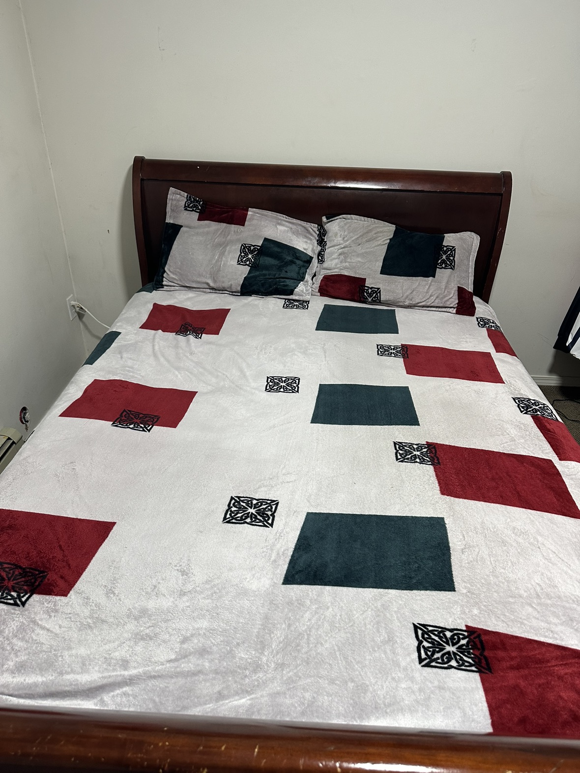 Queen size bed