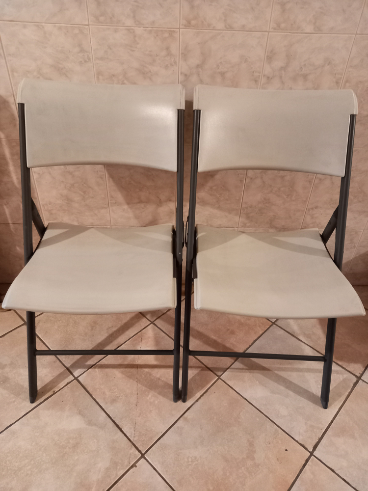 🥕 LIFETIME HEAVY DUTY FOLDING CHAIRS $20 EACH 🥕