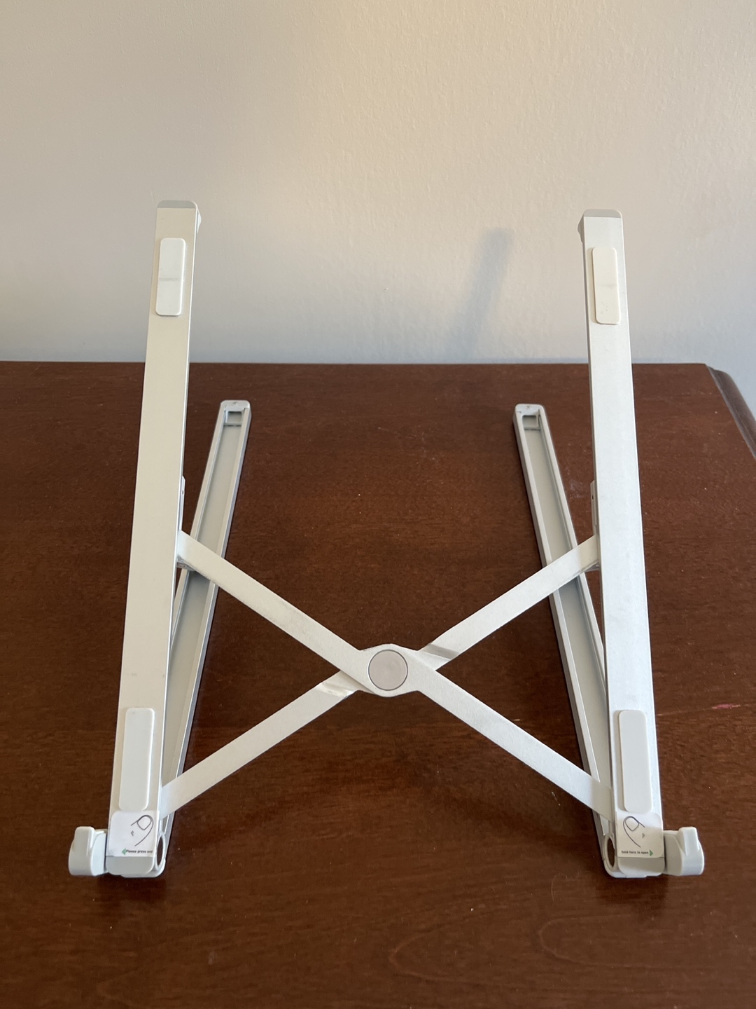 Laptop Stand thumbnail