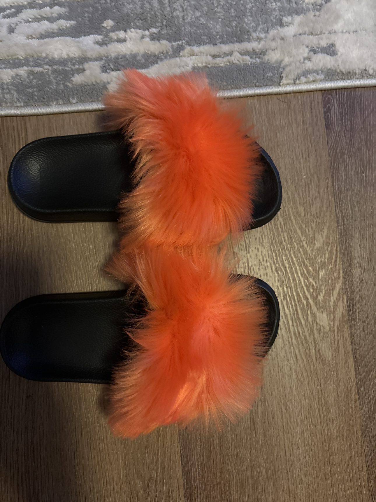 Faux fur women’s slides image indicator(2)