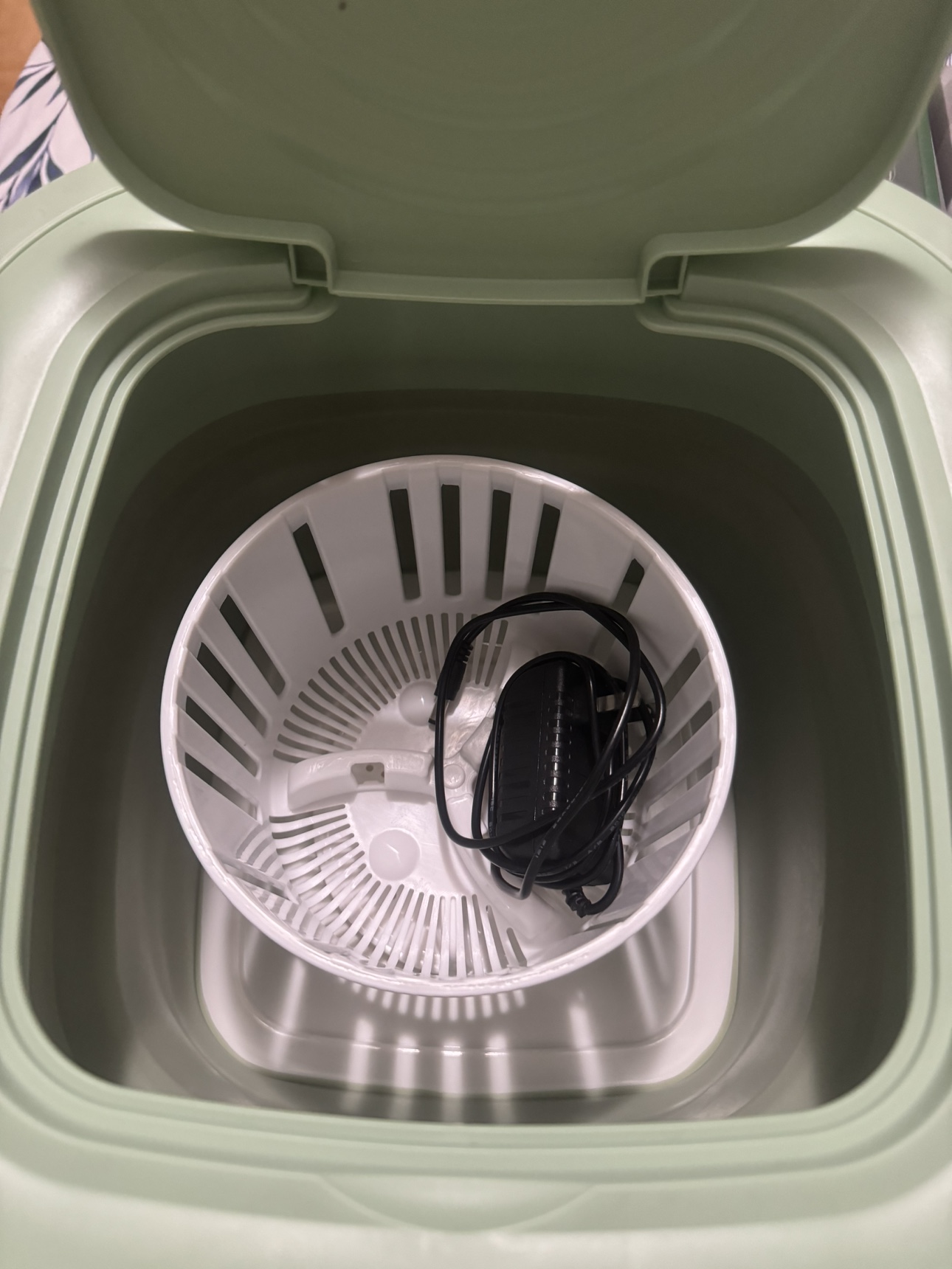 PORTABLE WASHING MACHINE - PERFECT FOR SMALL CLOTHES image indicator(2)