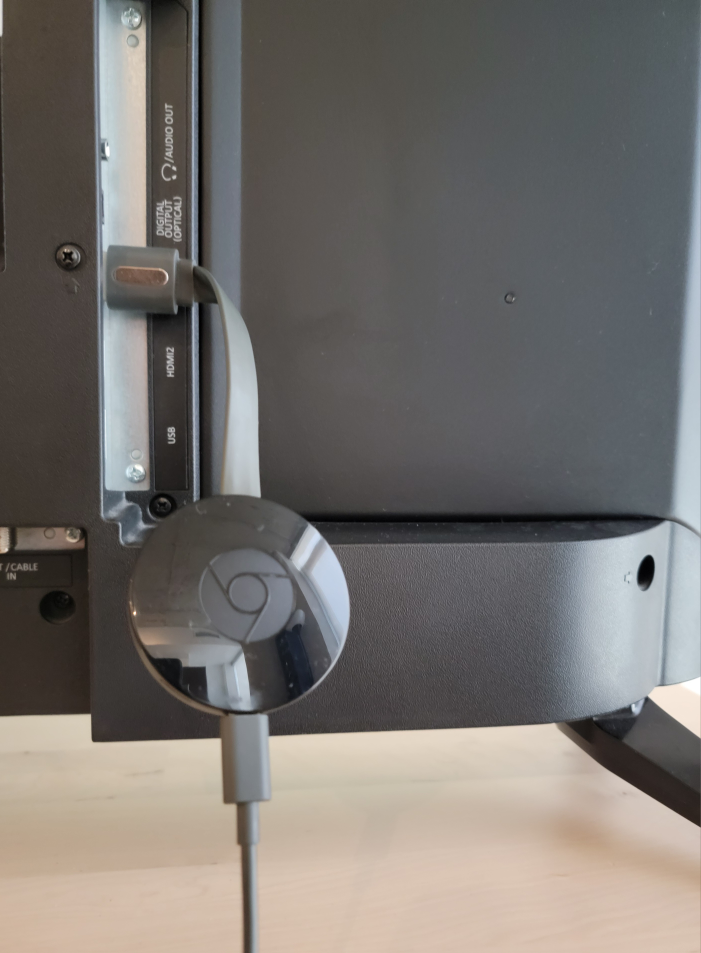 32" LED HDTV + Wall mount + Chromecast - photo 3