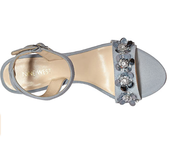 Brand new in box - Sandals size 8 image indicator(2)