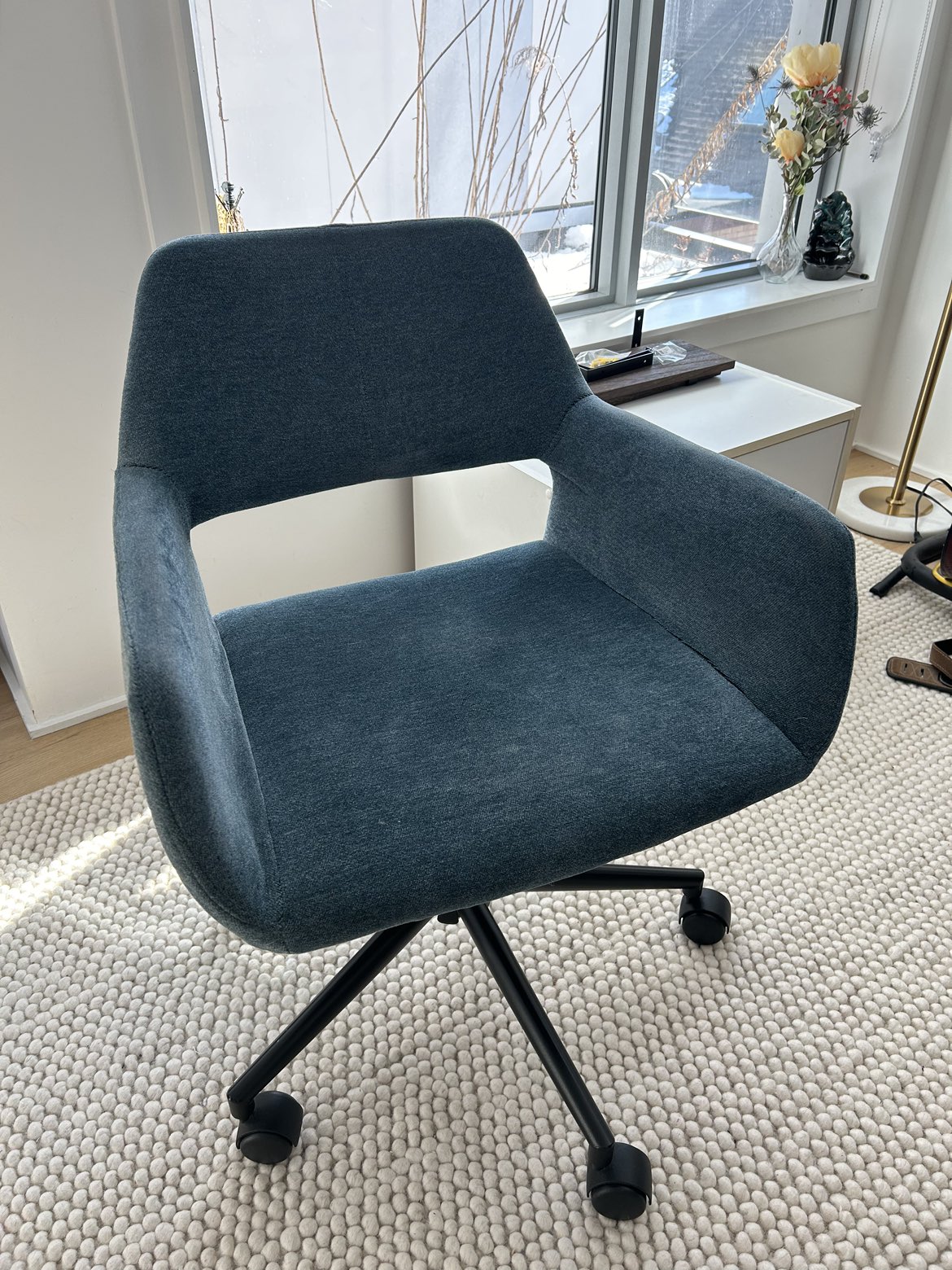 Modern desk chair thumbnail