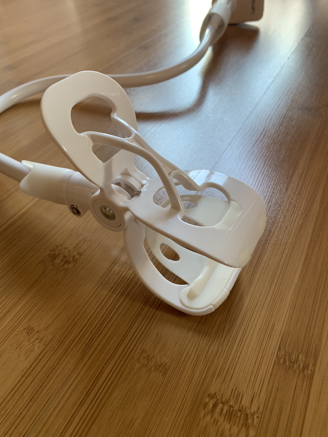 Flexible gooseneck phone stand thumbnail
