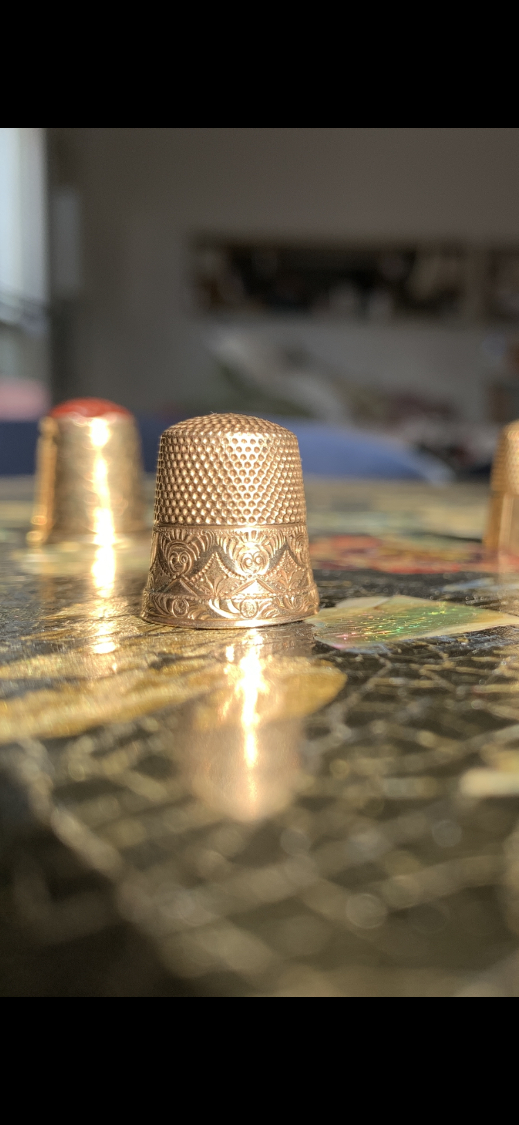 Set of 5 Antique Solid Gold Thimbles image indicator(4)