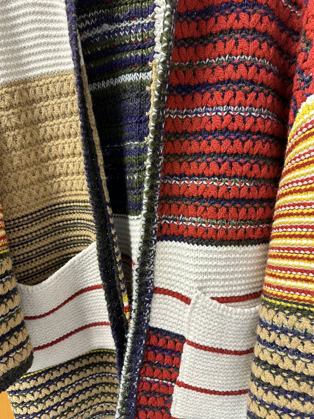 Zara Oversized Cardigan/Sweater (Size M) image indicator(3)