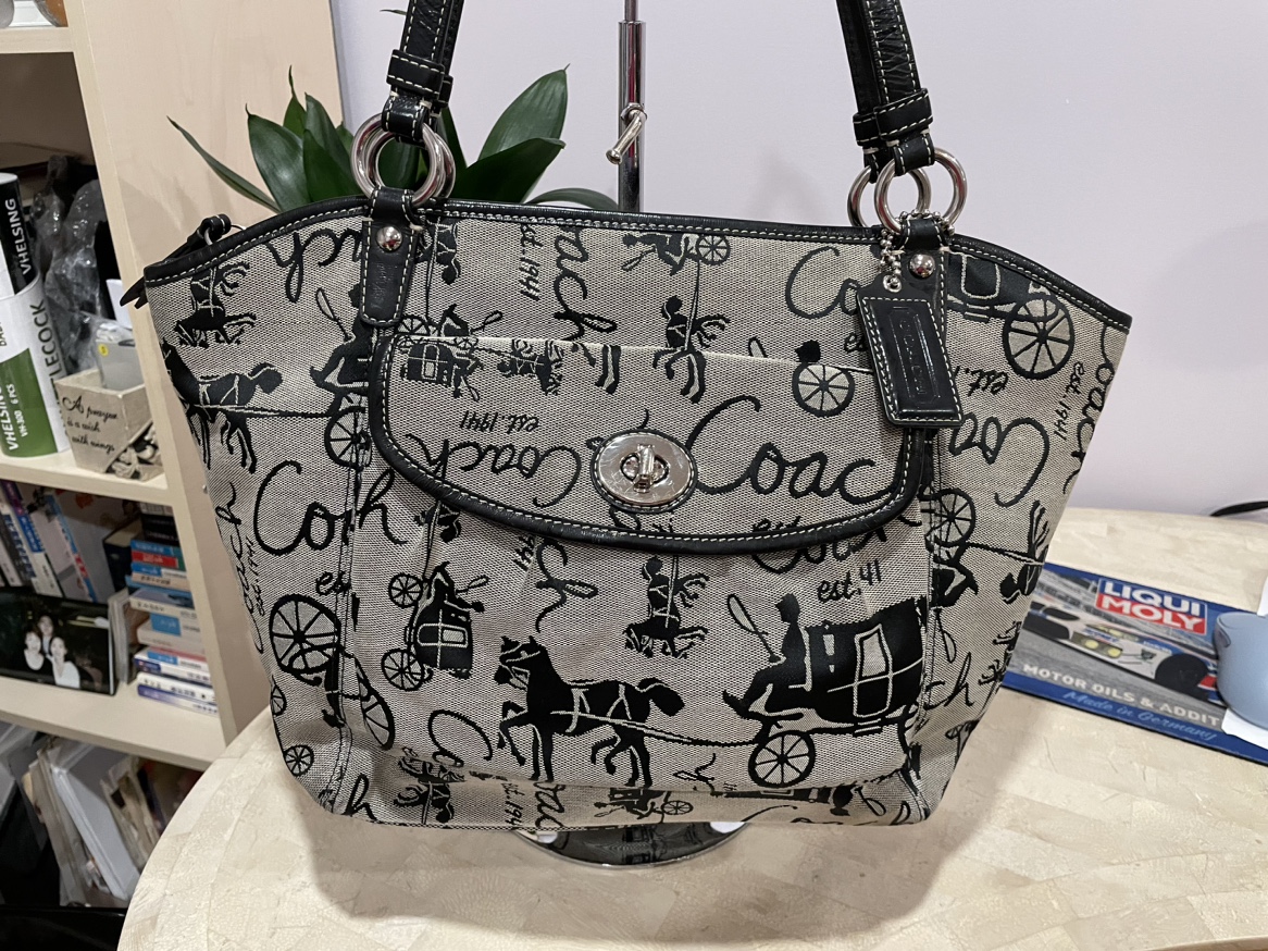 Coach tote thumbnail