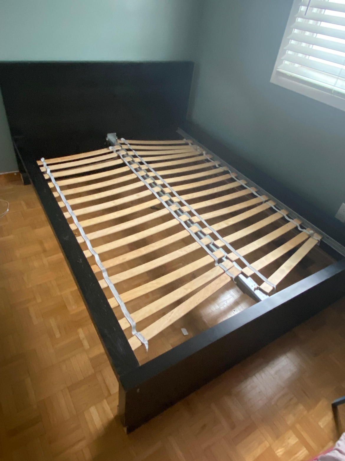 Queen bed frame - photo 3