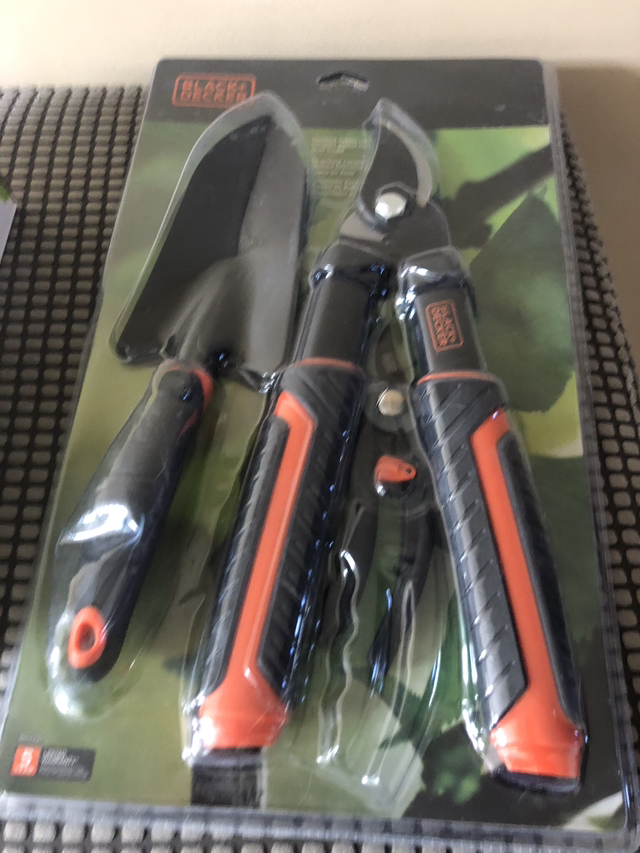 professional black and decker 5 piece gardening set - photo 2