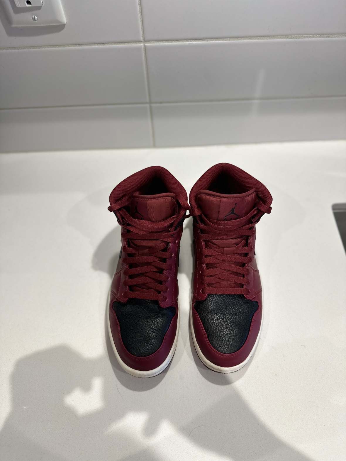Jordan 1 retro mid team red black image indicator(2)