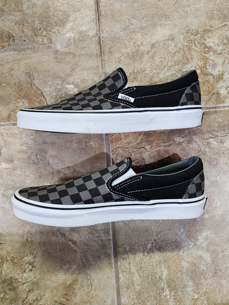 Van's Unisex Checkered Slip-Ons image indicator(7)