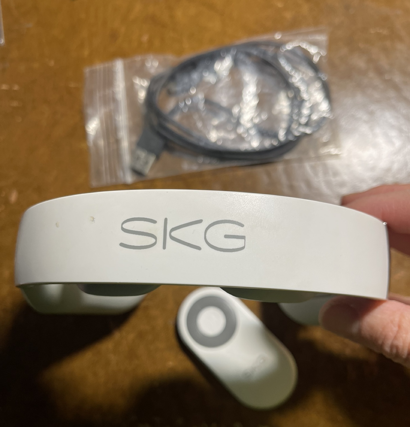 SKG neck massager image indicator(2)