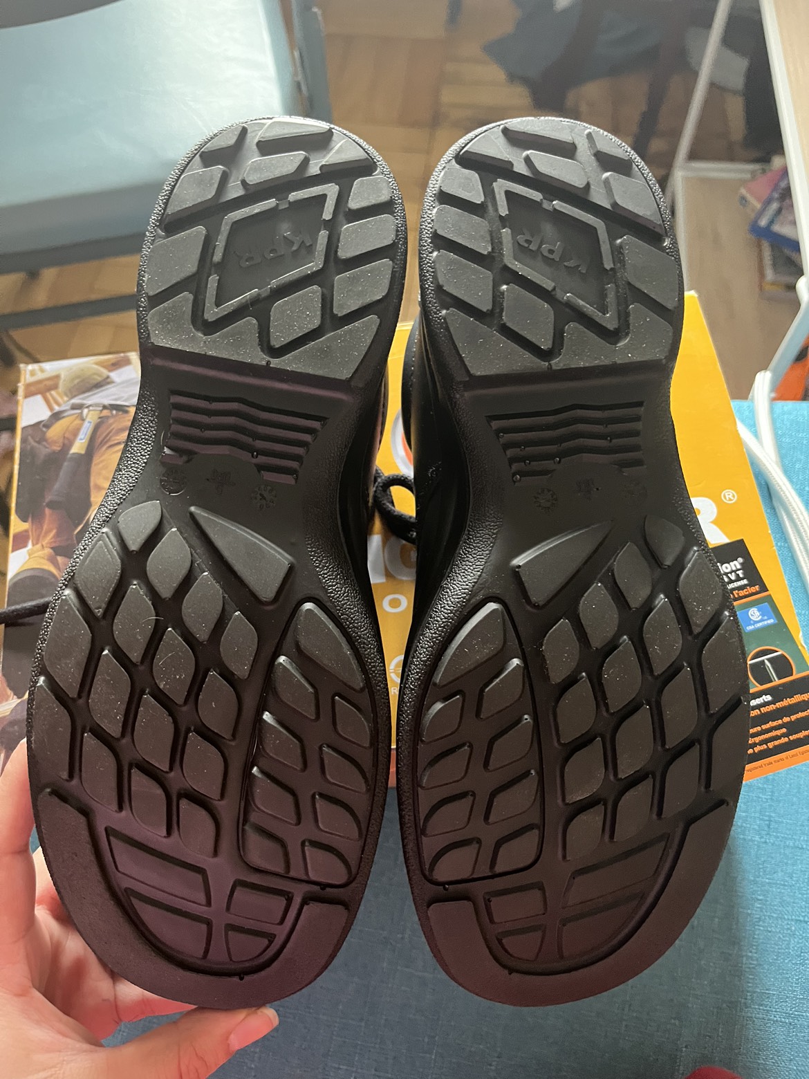 Steel toe shoes image indicator(4)