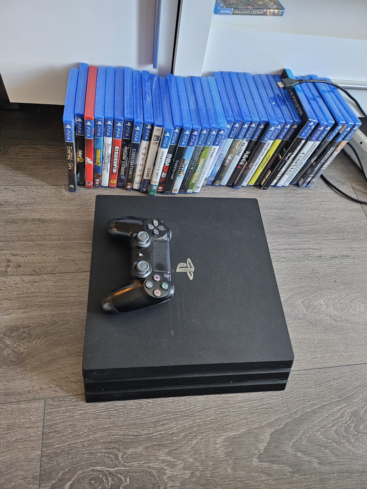 very good working condition PS4 Pro 1TB + lots of games - photo 4