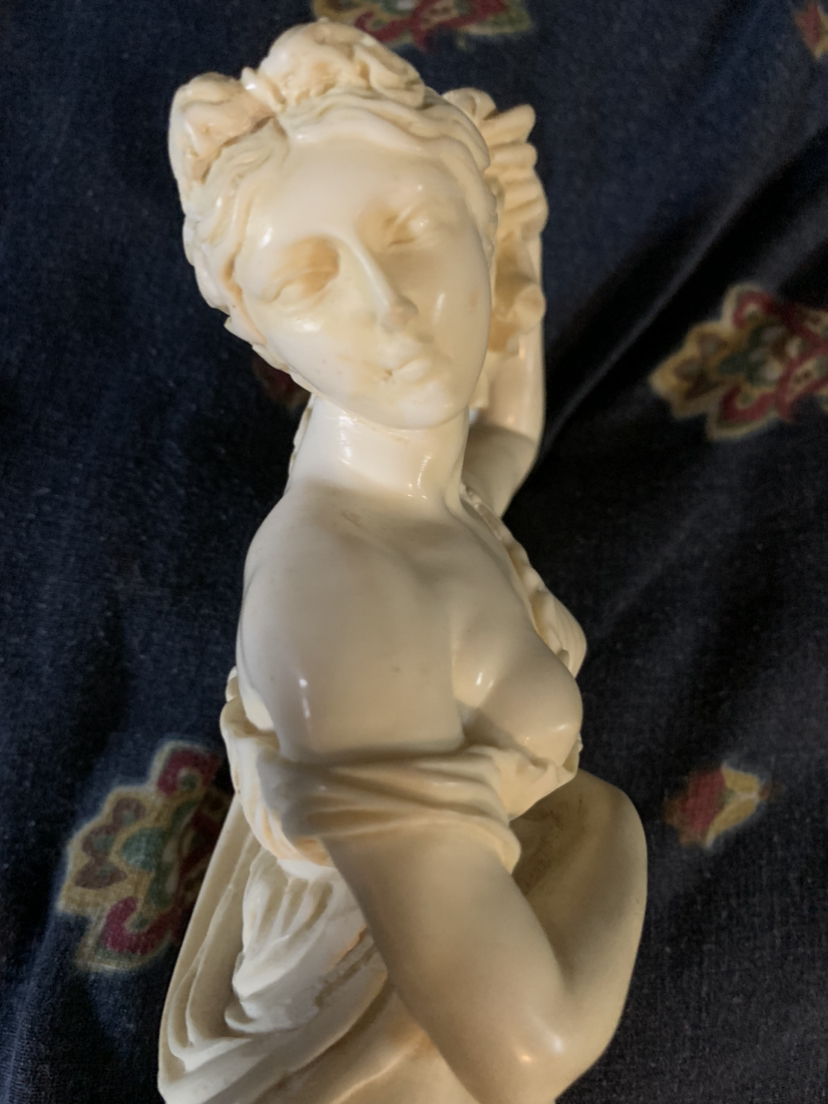 Santini Sculpture image indicator(5)