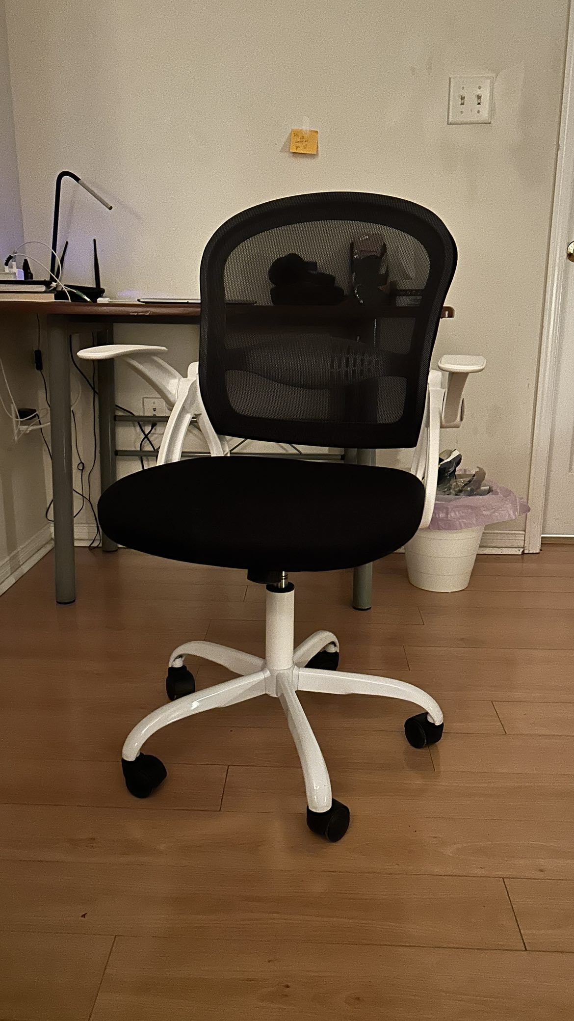 Adjustable desk chair