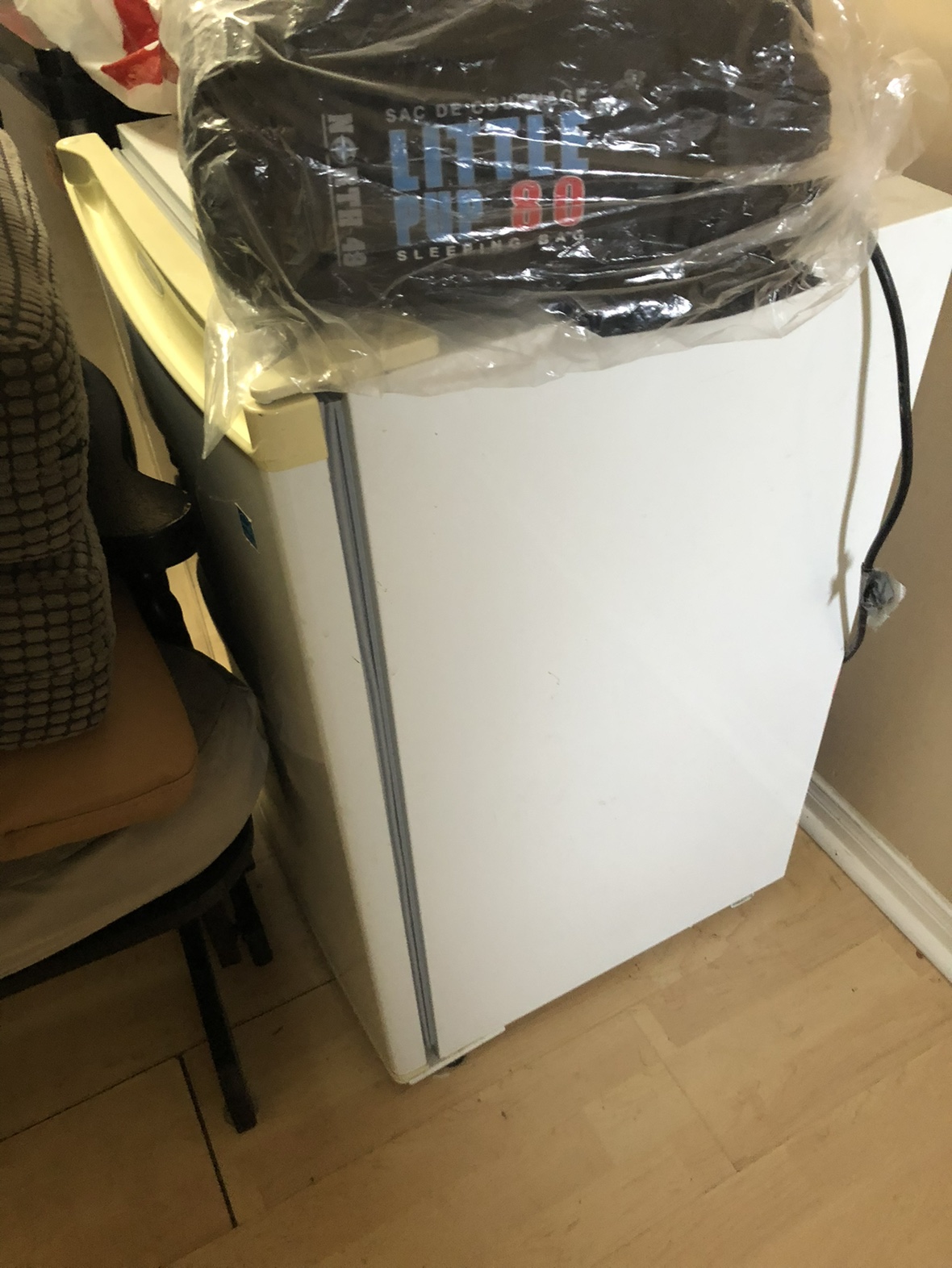 2 bar fridges mini one stainless steel other white one - photo 5
