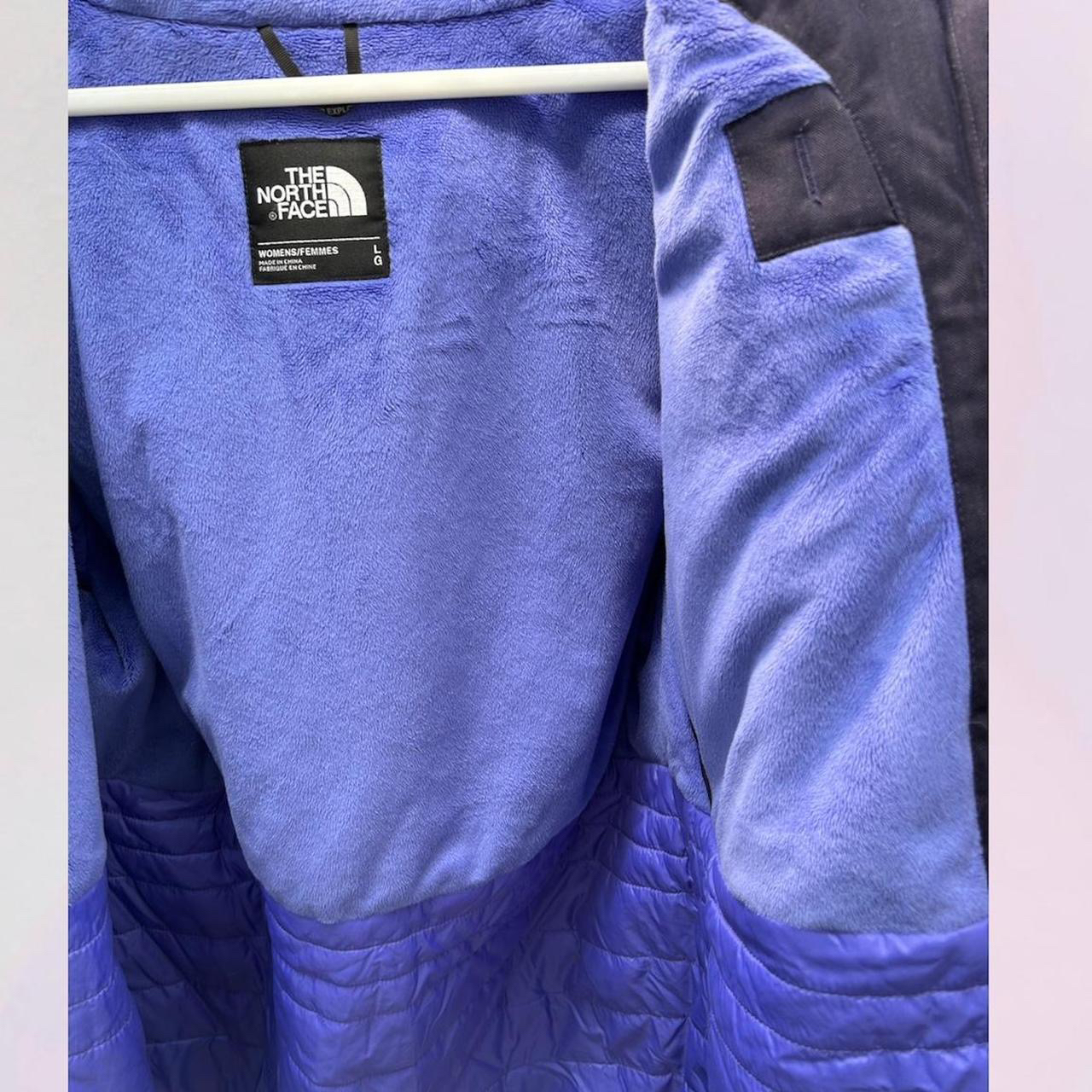 Woman’s North Face Jacket - photo 2