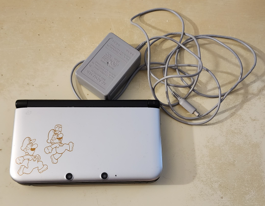 Nintendo 3DS XL - Negotiable - Pick-up only thumbnail