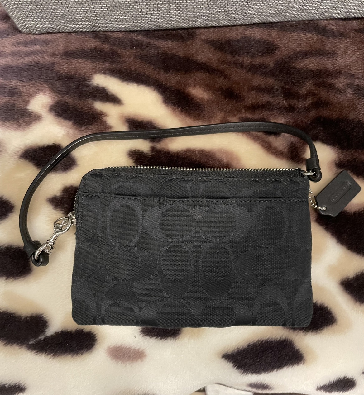Coach Outlet Wristlet image indicator(3)