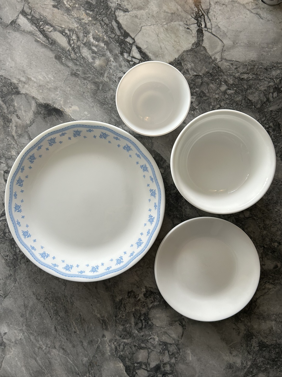 Corelle Dishes and Utensils 🥕
