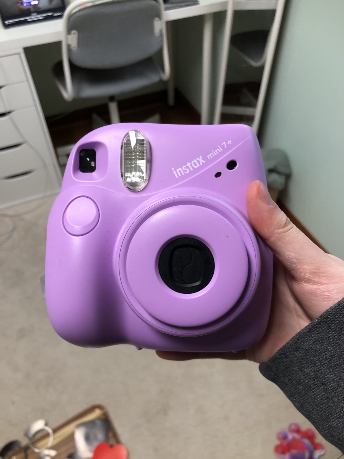 polaroid instax mini 7+ camera + freebies! image indicator(2)