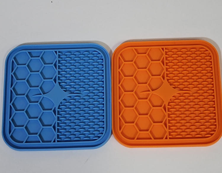 Dog Cat Lick Mat thumbnail