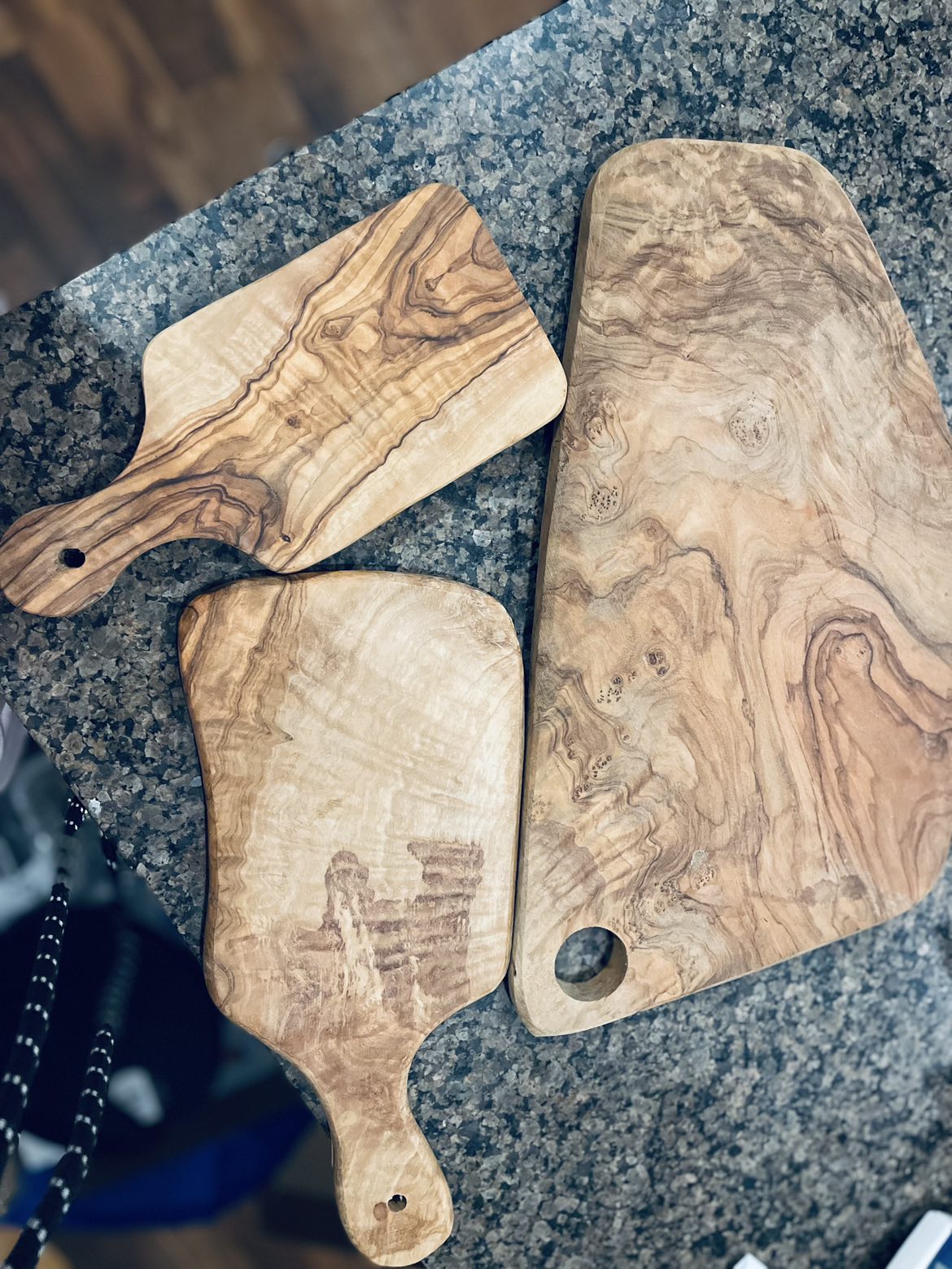 Olive wood boards thumbnail