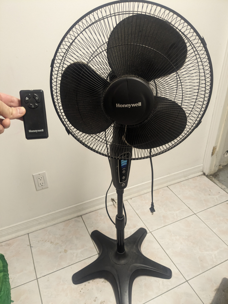 Standing Fan with Remote thumbnail