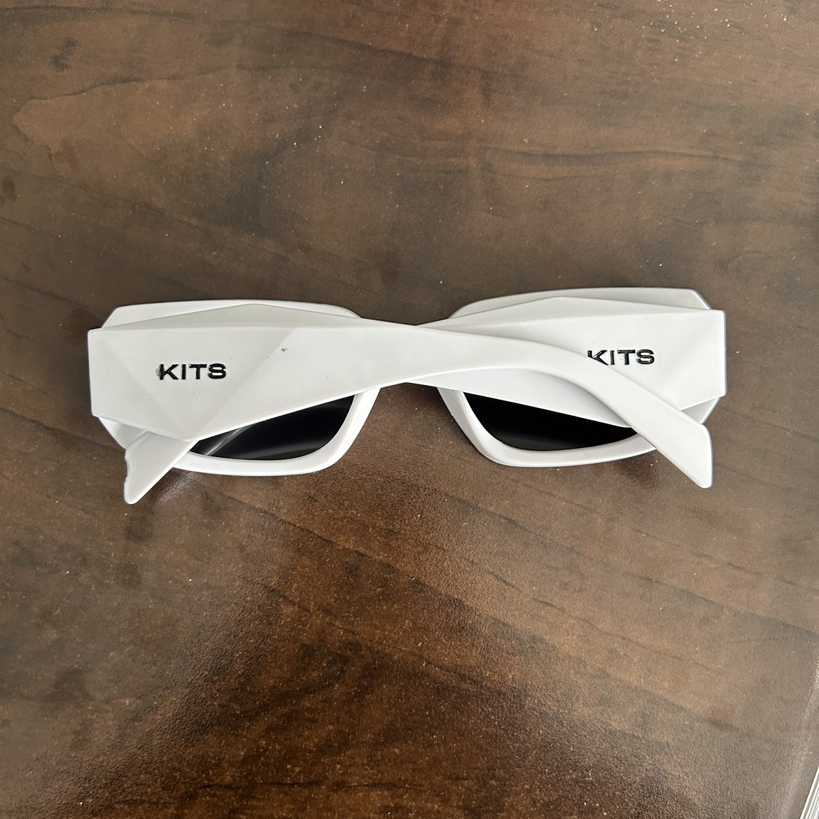 KITS white rectangular retro sunglasses image indicator(4)