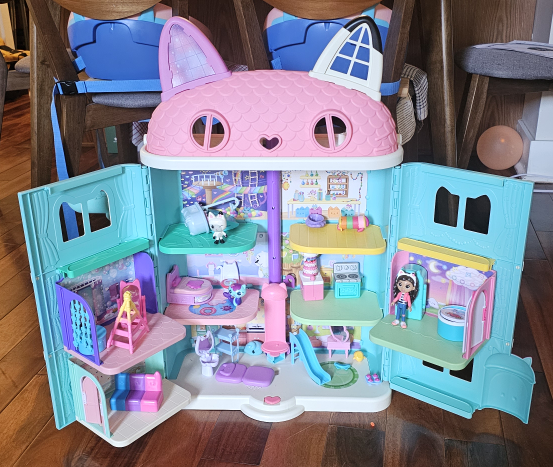 gabby's dollhouse