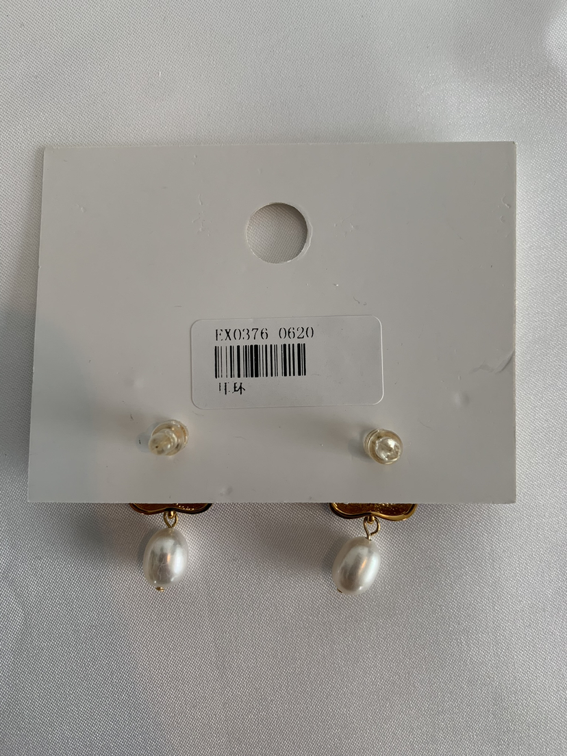 🪻Pearl drop Earrings 💜 image indicator(3)