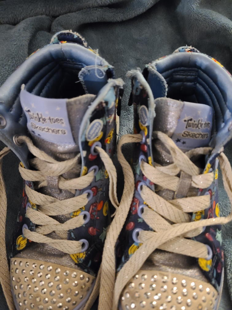 girl's Kids shoes 3 pairs image indicator(9)