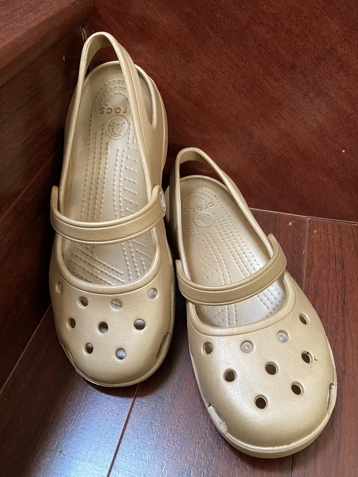 Crocs thumbnail