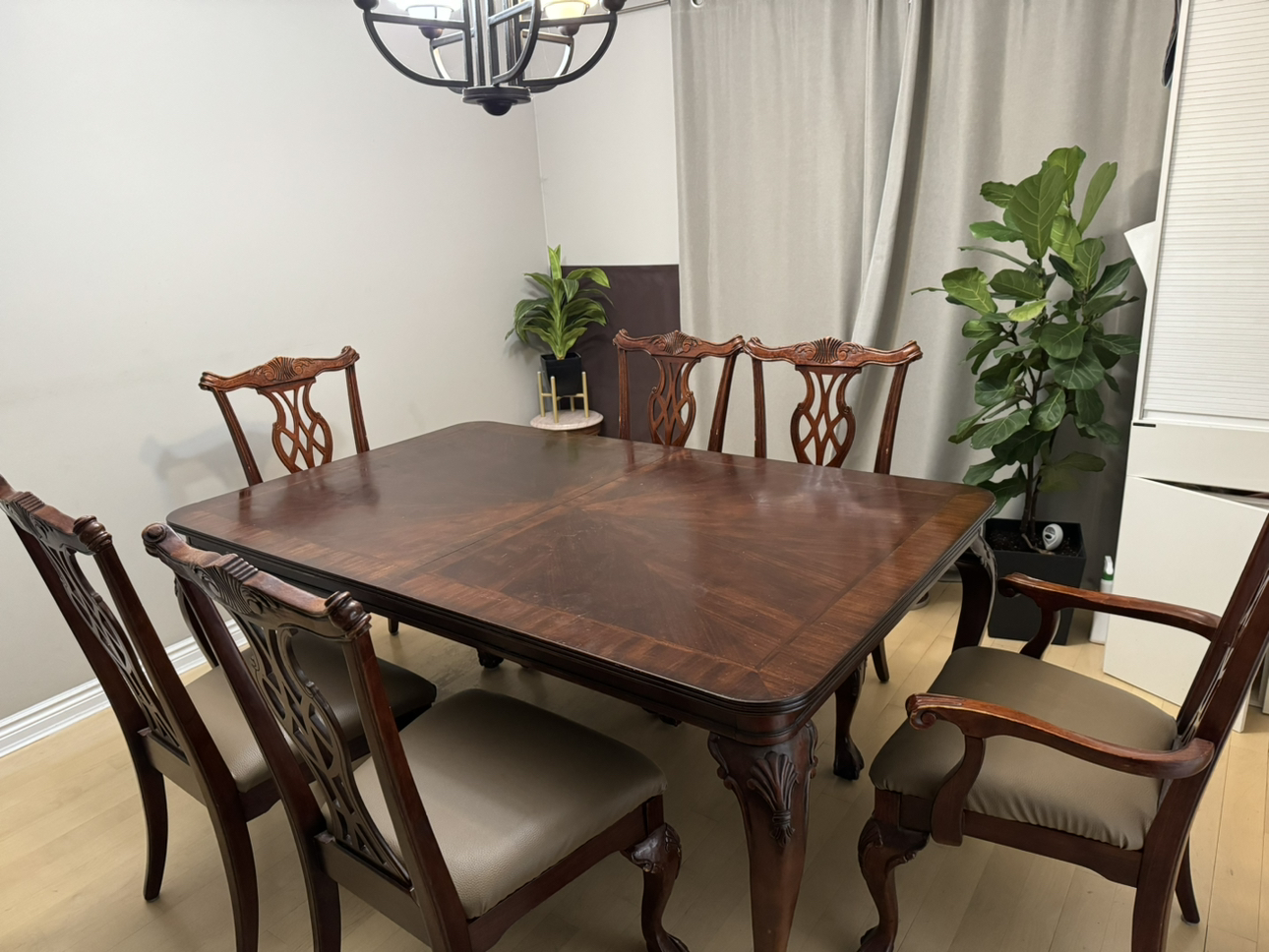 Antique dining table with 6chairs & 2 extension leaves thumbnail