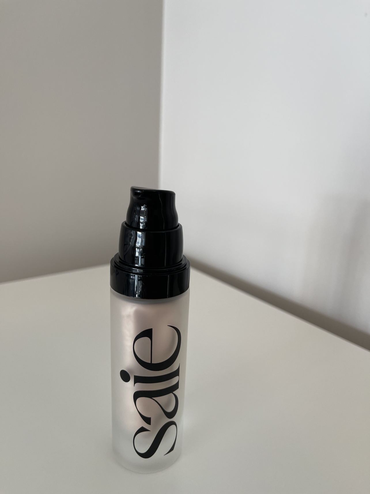 Saie Glowy Super Gel image indicator(2)