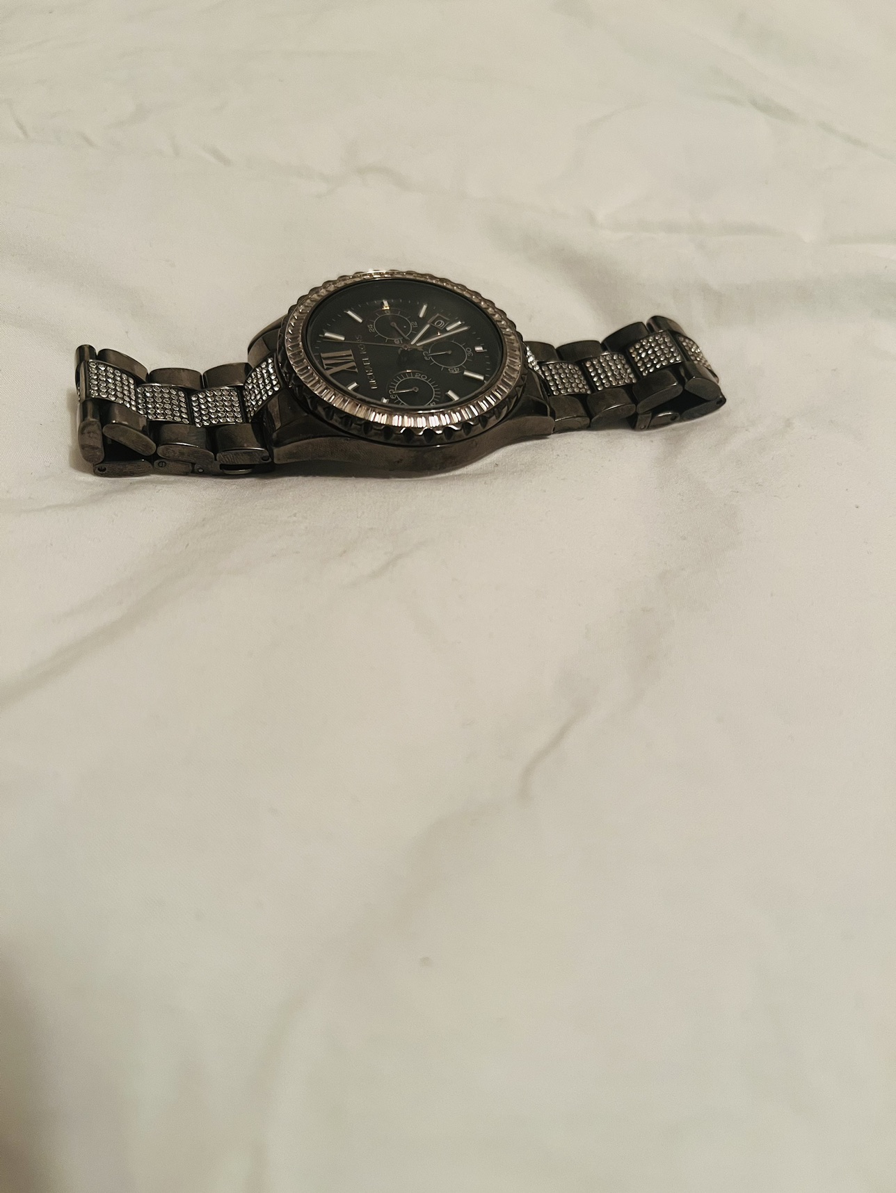 Micheal Kors image indicator(5)