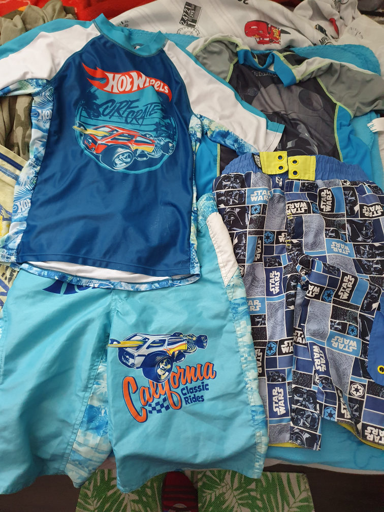kid swimming clothes sike 8-10 Free