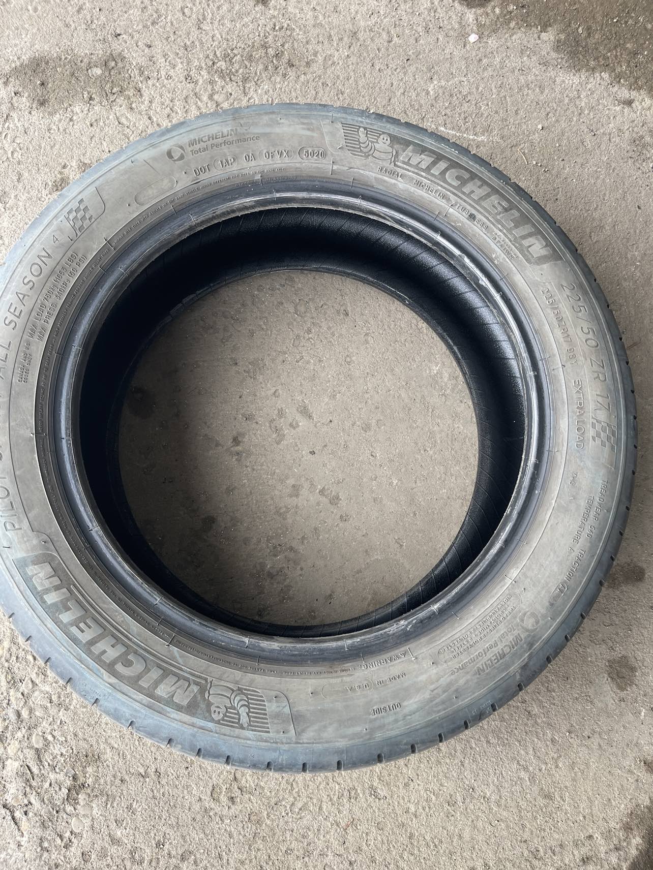 225/50/17 Michelin Pilot - photo 2