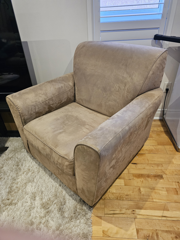 Brown Couch thumbnail
