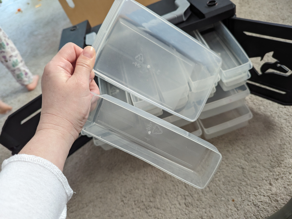 Husky 18 drawer spareparts tool box. image indicator(6)