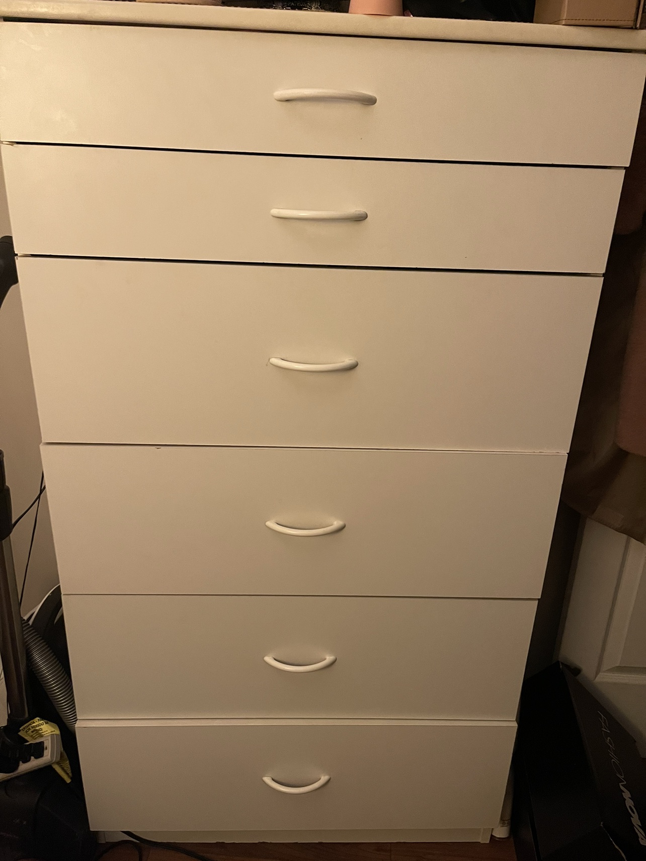White dresser - photo 2