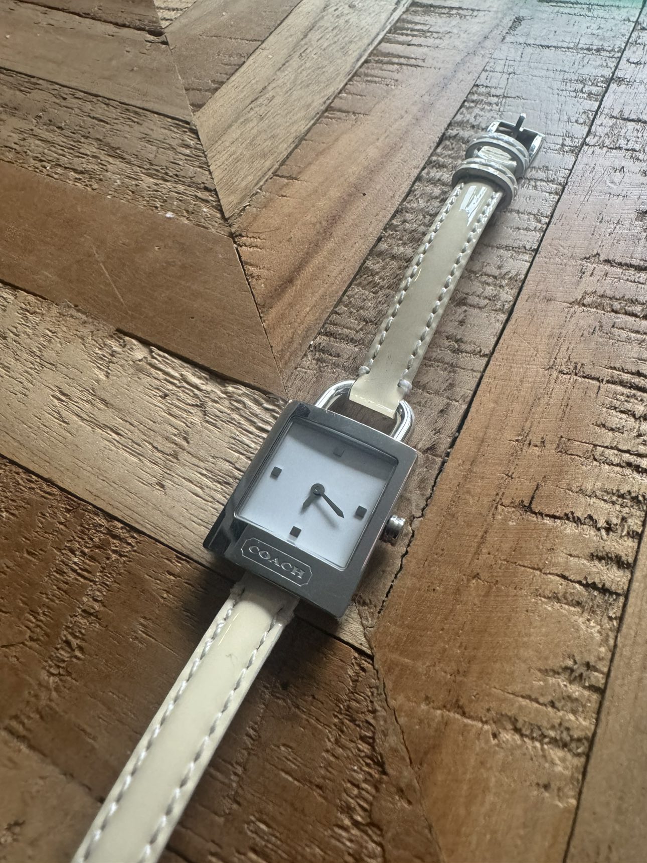 Women’s Coach Watch - Leather Strap image indicator(2)